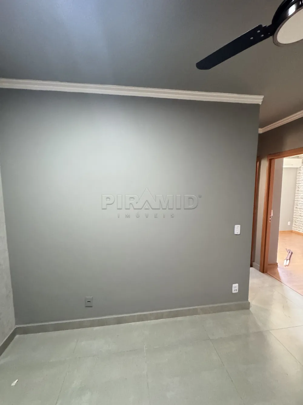 Alugar Apartamento / Padr&atilde;o em Ribeir&atilde;o Preto R$ 1.600,00 - Foto 3