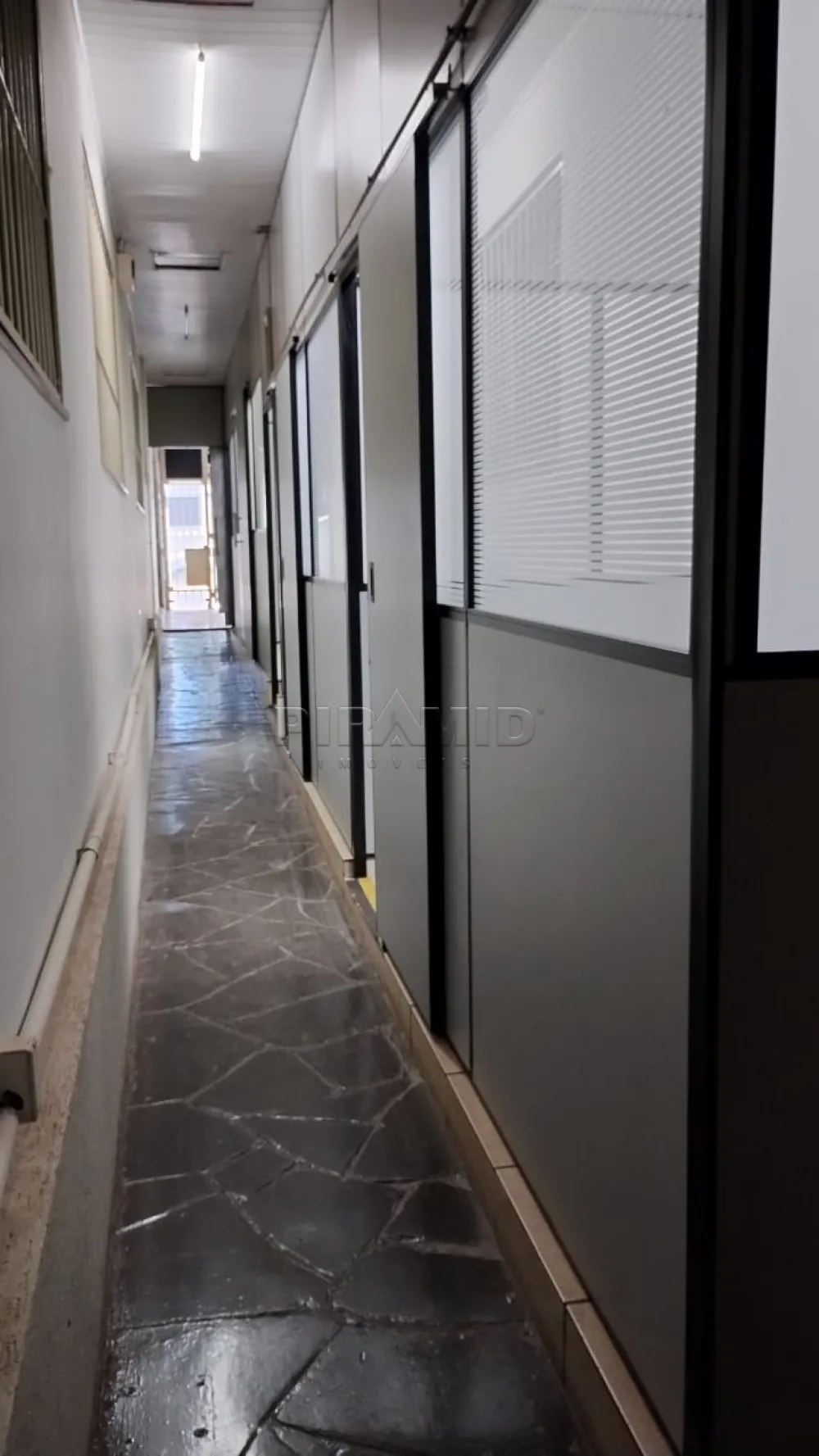 Alugar Comercial / Pr&eacute;dio em Ribeir&atilde;o Preto R$ 10.500,00 - Foto 2