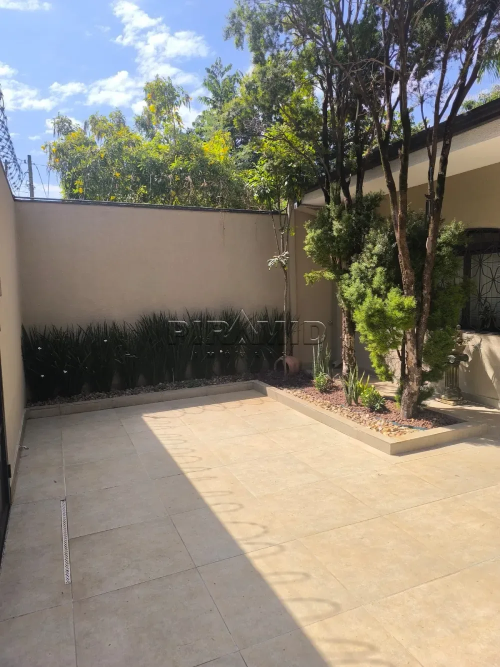 Alugar Casa / Padr&atilde;o em Ribeir&atilde;o Preto R$ 6.500,00 - Foto 1