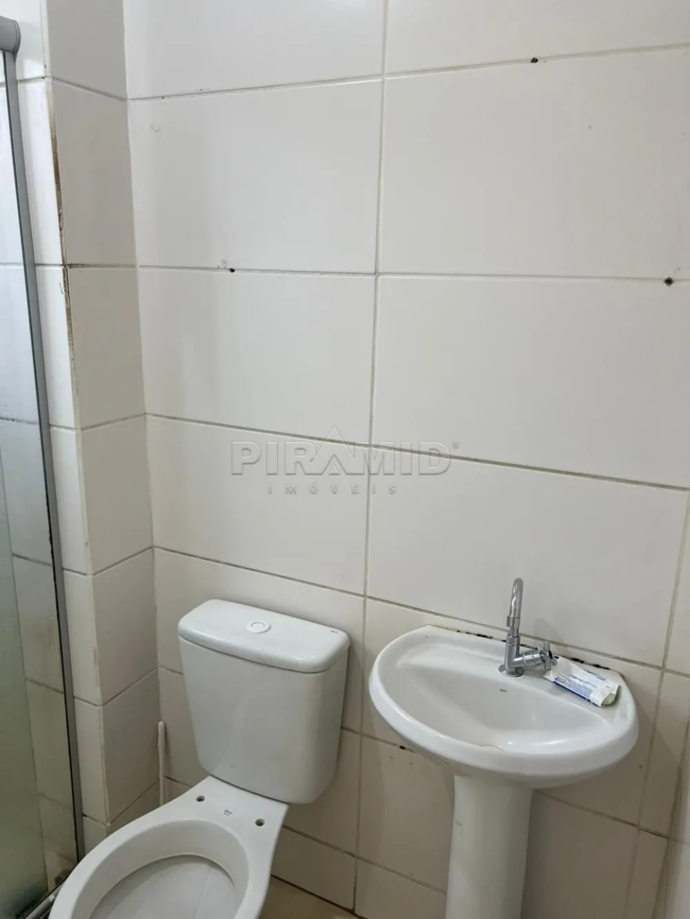 Alugar Apartamento / Padr&atilde;o em Ribeir&atilde;o Preto R$ 1.080,00 - Foto 17