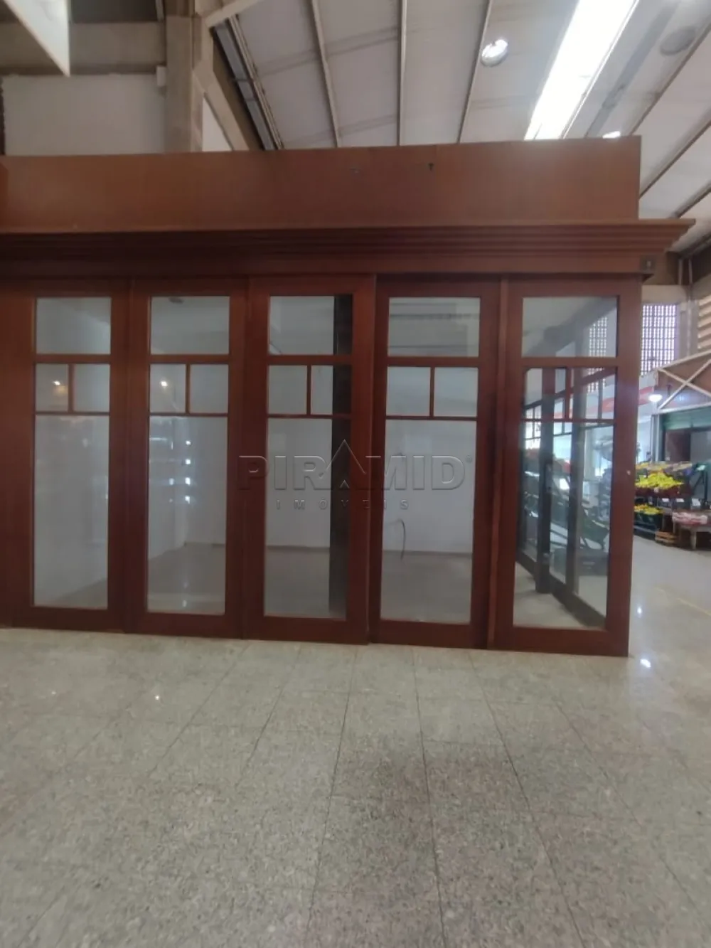 Alugar Comercial / Sal&atilde;o em Condom&iacute;nio em Ribeir&atilde;o Preto R$ 1.200,00 - Foto 1