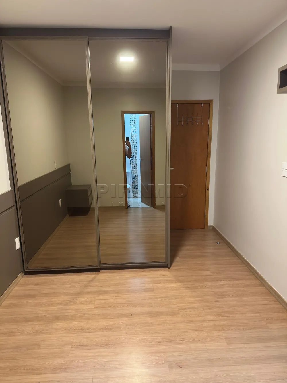 Alugar Apartamento / Padr&atilde;o em Ribeir&atilde;o Preto R$ 2.000,00 - Foto 11