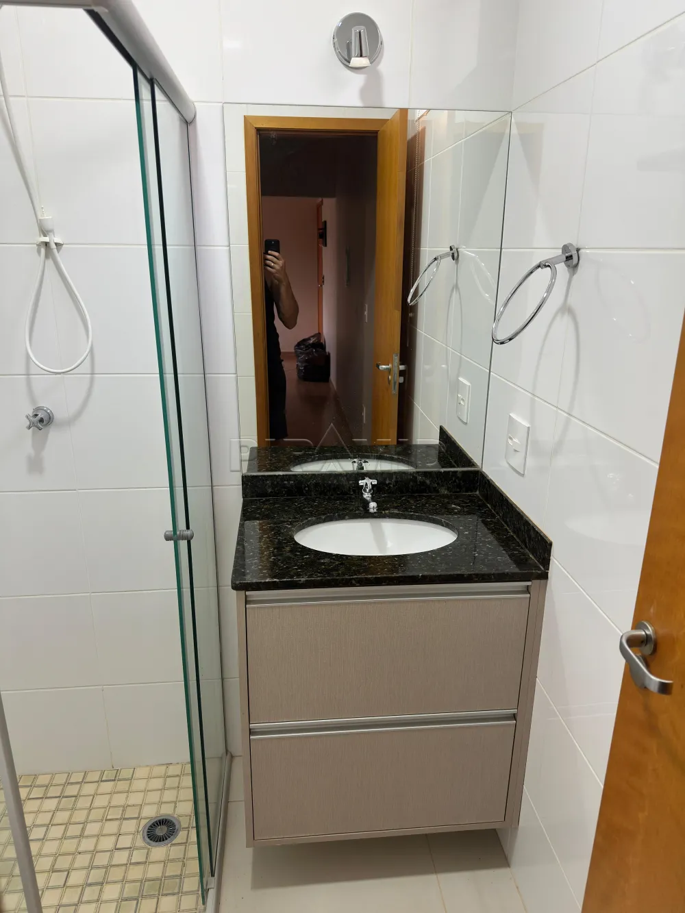 Alugar Apartamento / Padr&atilde;o em Ribeir&atilde;o Preto R$ 2.000,00 - Foto 7