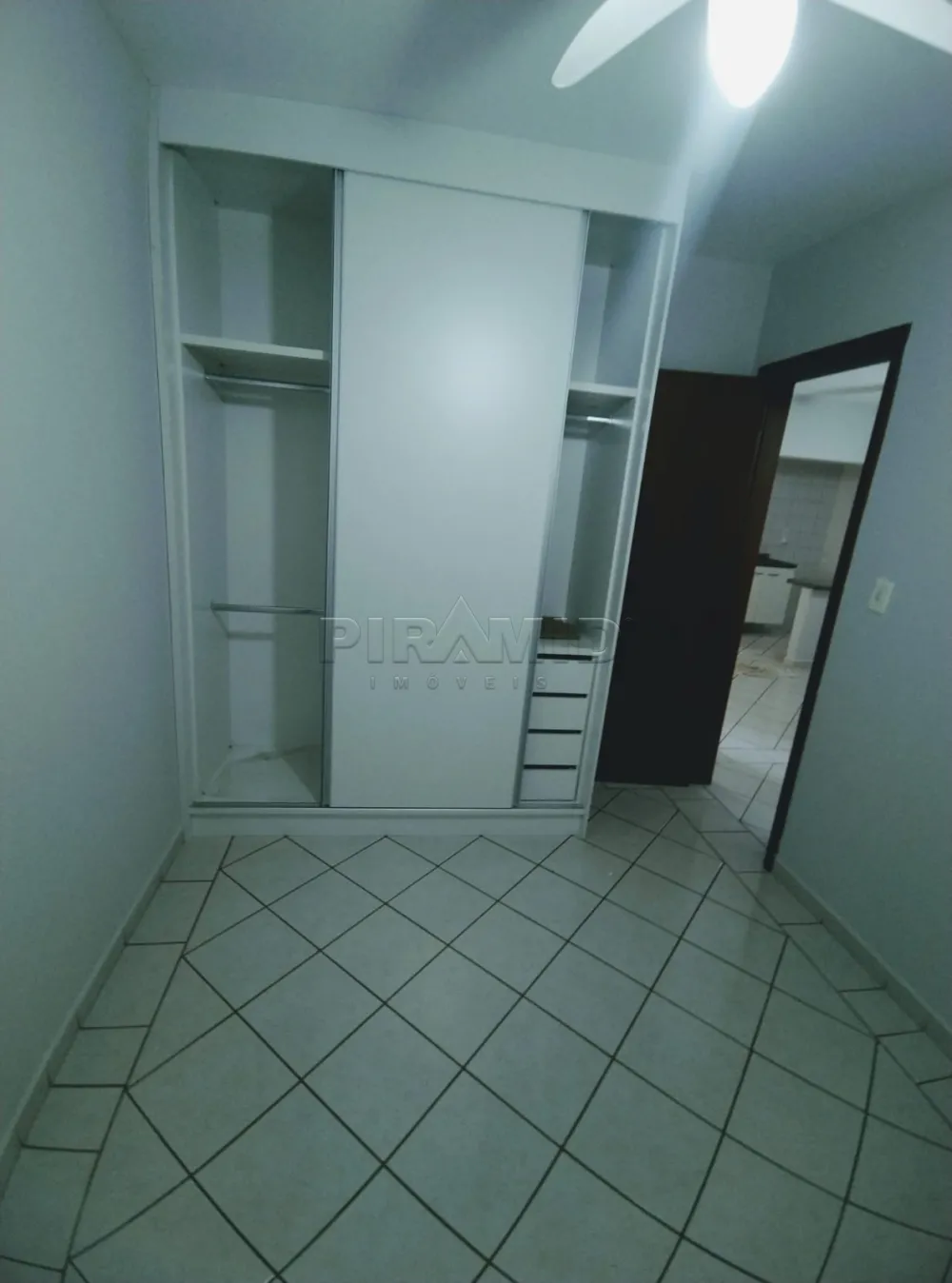 Alugar Apartamento / Padr&atilde;o em Ribeir&atilde;o Preto R$ 1.350,00 - Foto 13