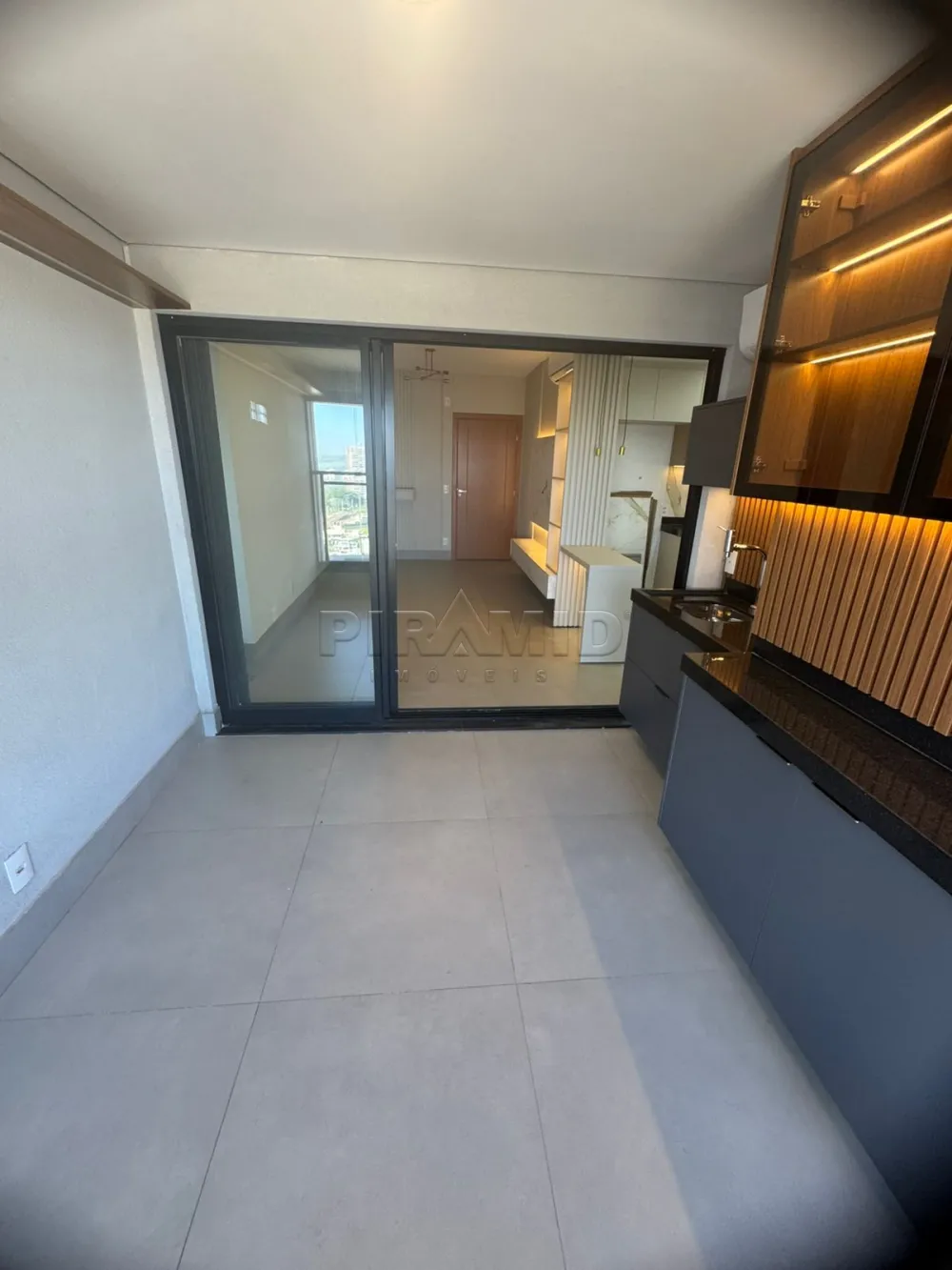 Alugar Apartamento / Padr&atilde;o em Ribeir&atilde;o Preto R$ 4.900,00 - Foto 2