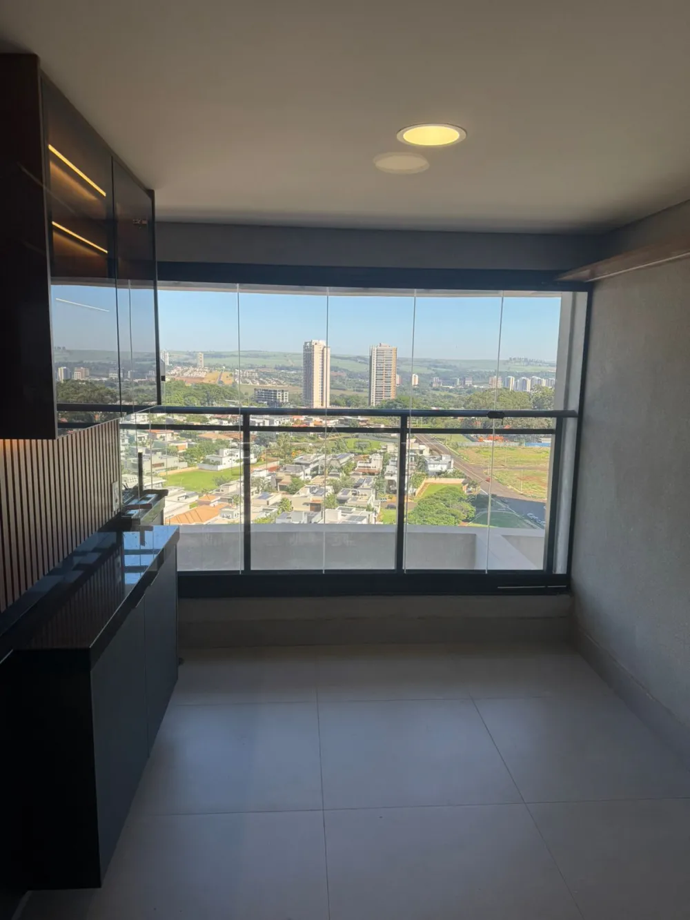 Alugar Apartamento / Padr&atilde;o em Ribeir&atilde;o Preto R$ 4.900,00 - Foto 1