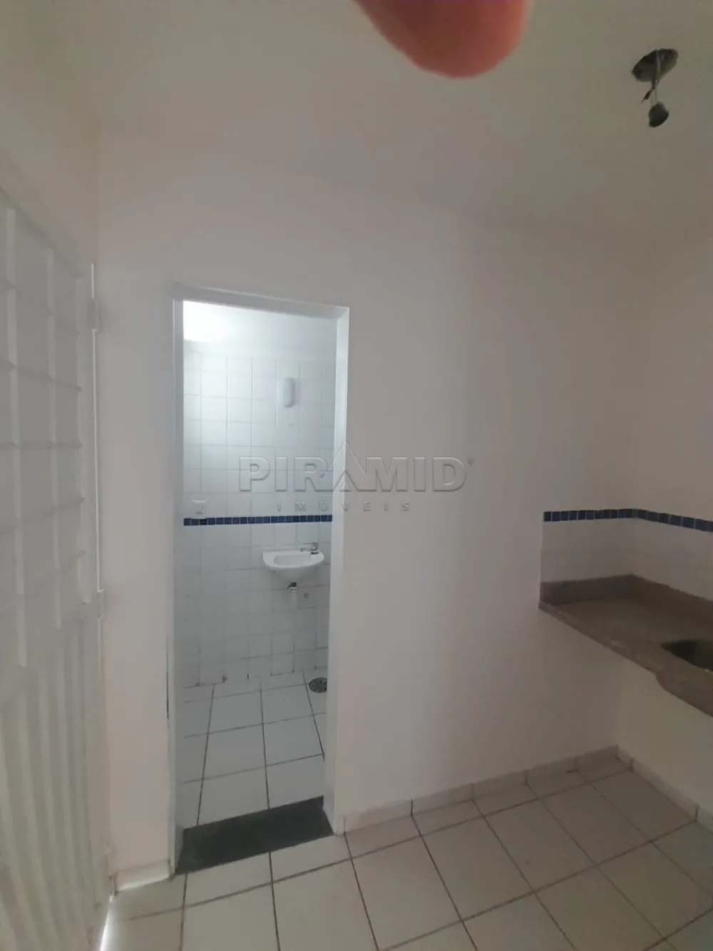 Alugar Comercial / Sal&atilde;o em Ribeir&atilde;o Preto R$ 1.290,00 - Foto 9