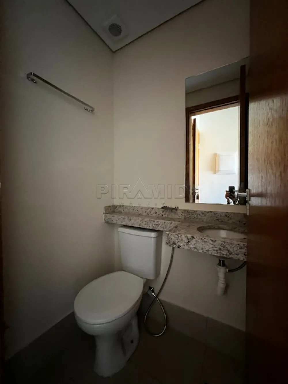 Alugar Apartamento / Padr&atilde;o em Ribeir&atilde;o Preto R$ 1.600,00 - Foto 2