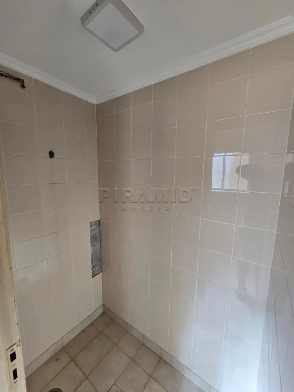 Alugar Apartamento / Padr&atilde;o em Ribeir&atilde;o Preto R$ 1.500,00 - Foto 20