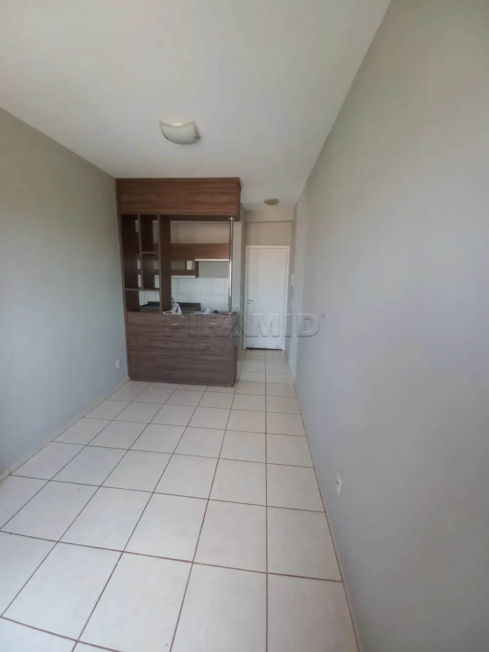 Alugar Apartamento / Padr&atilde;o em Ribeir&atilde;o Preto R$ 1.600,00 - Foto 3