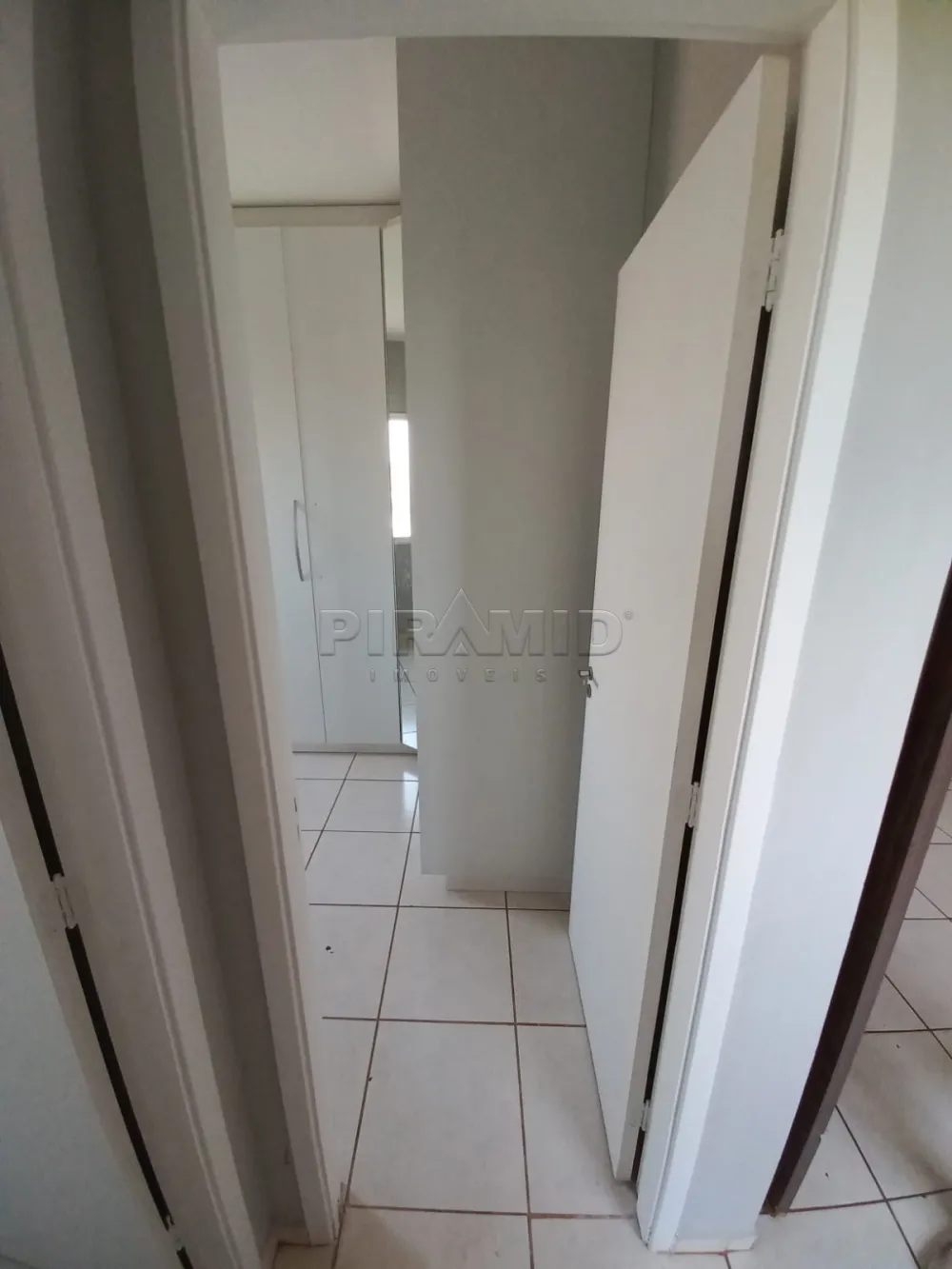 Alugar Apartamento / Padr&atilde;o em Ribeir&atilde;o Preto R$ 1.600,00 - Foto 9