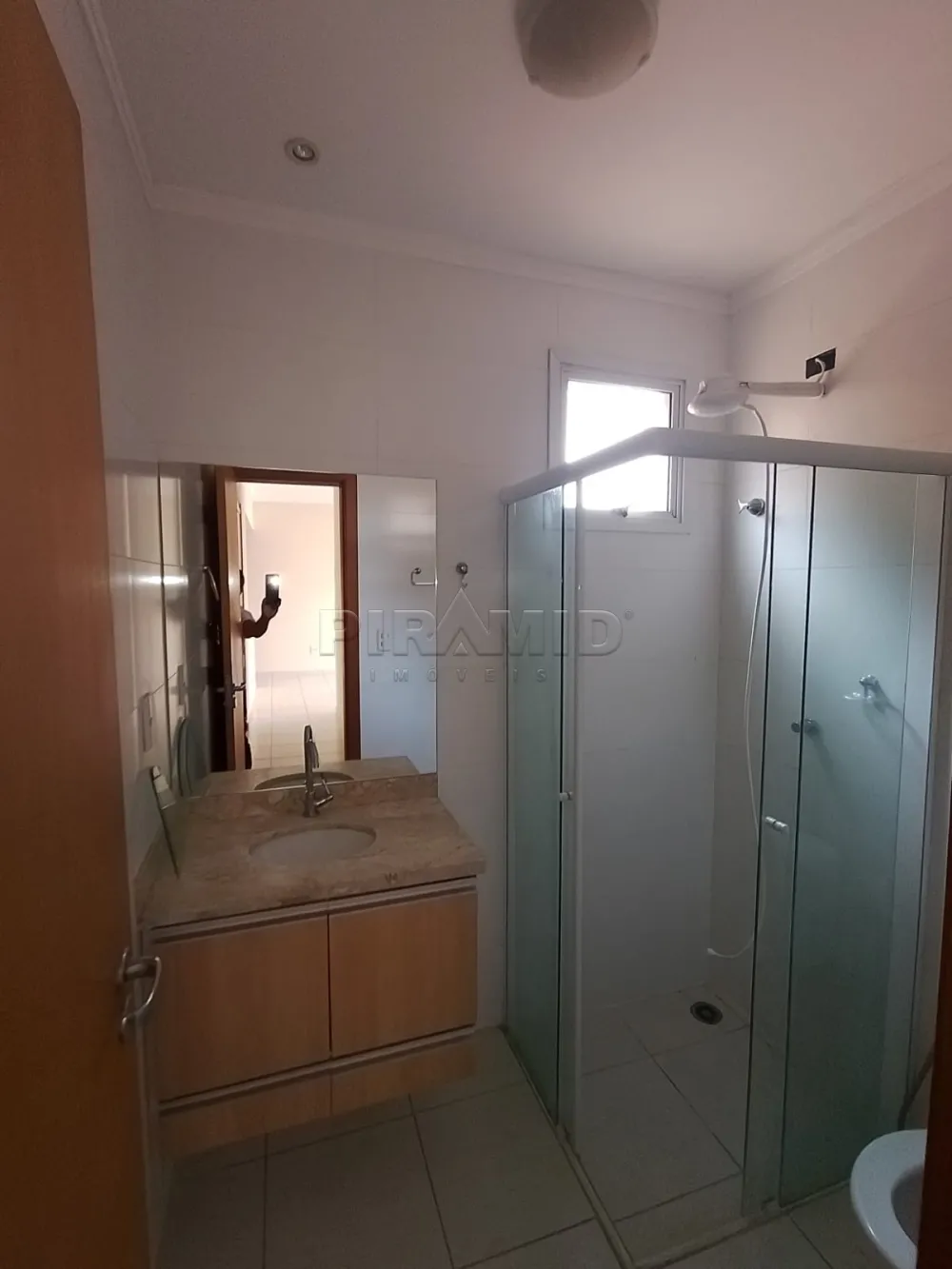Alugar Apartamento / Padr&atilde;o em Ribeir&atilde;o Preto R$ 1.950,00 - Foto 15
