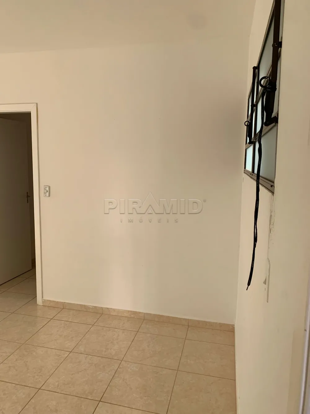 Alugar Apartamento / Padr&atilde;o em Ribeir&atilde;o Preto R$ 800,00 - Foto 4