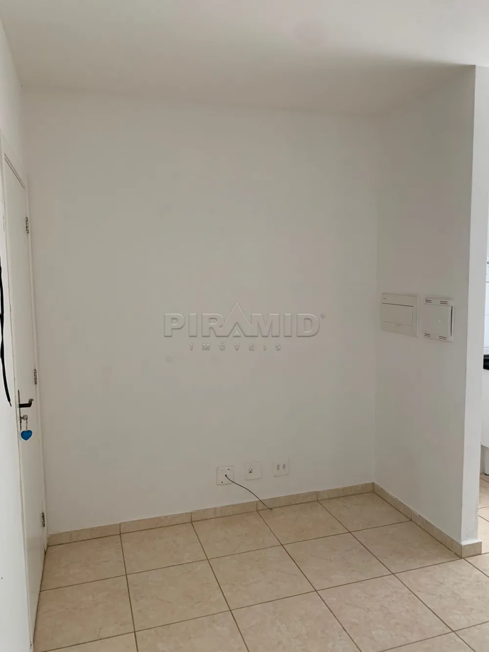 Alugar Apartamento / Padr&atilde;o em Ribeir&atilde;o Preto R$ 800,00 - Foto 2