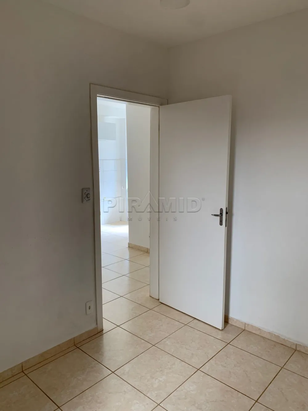 Alugar Apartamento / Padr&atilde;o em Ribeir&atilde;o Preto R$ 800,00 - Foto 17