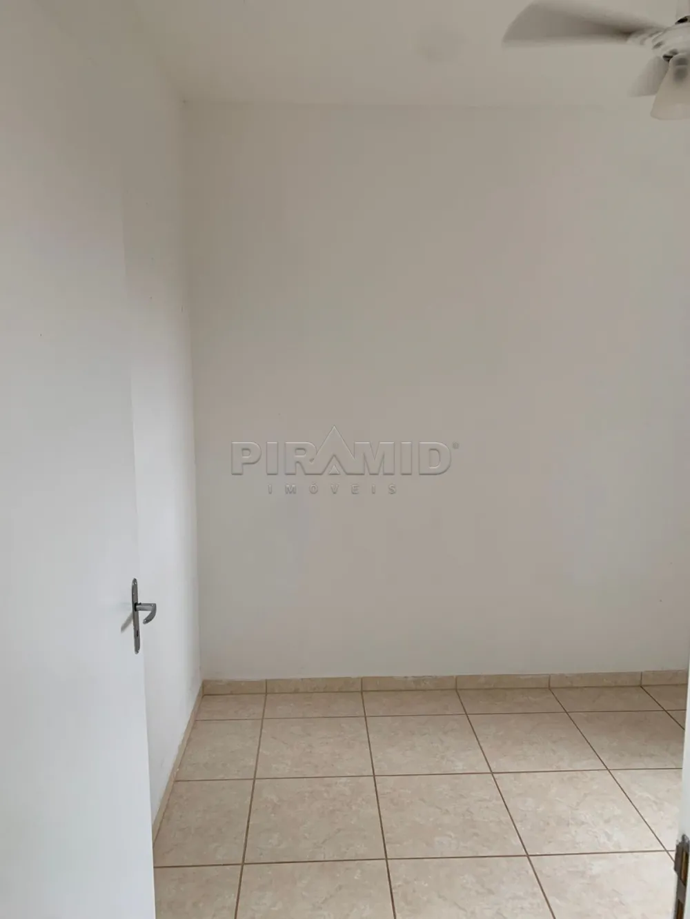 Alugar Apartamento / Padr&atilde;o em Ribeir&atilde;o Preto R$ 800,00 - Foto 18