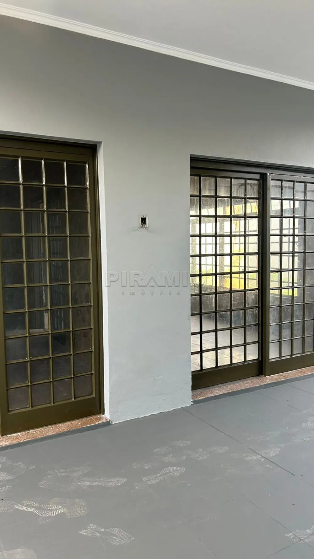 Comprar Casa / Padr&atilde;o em Ribeir&atilde;o Preto R$ 300.000,00 - Foto 1