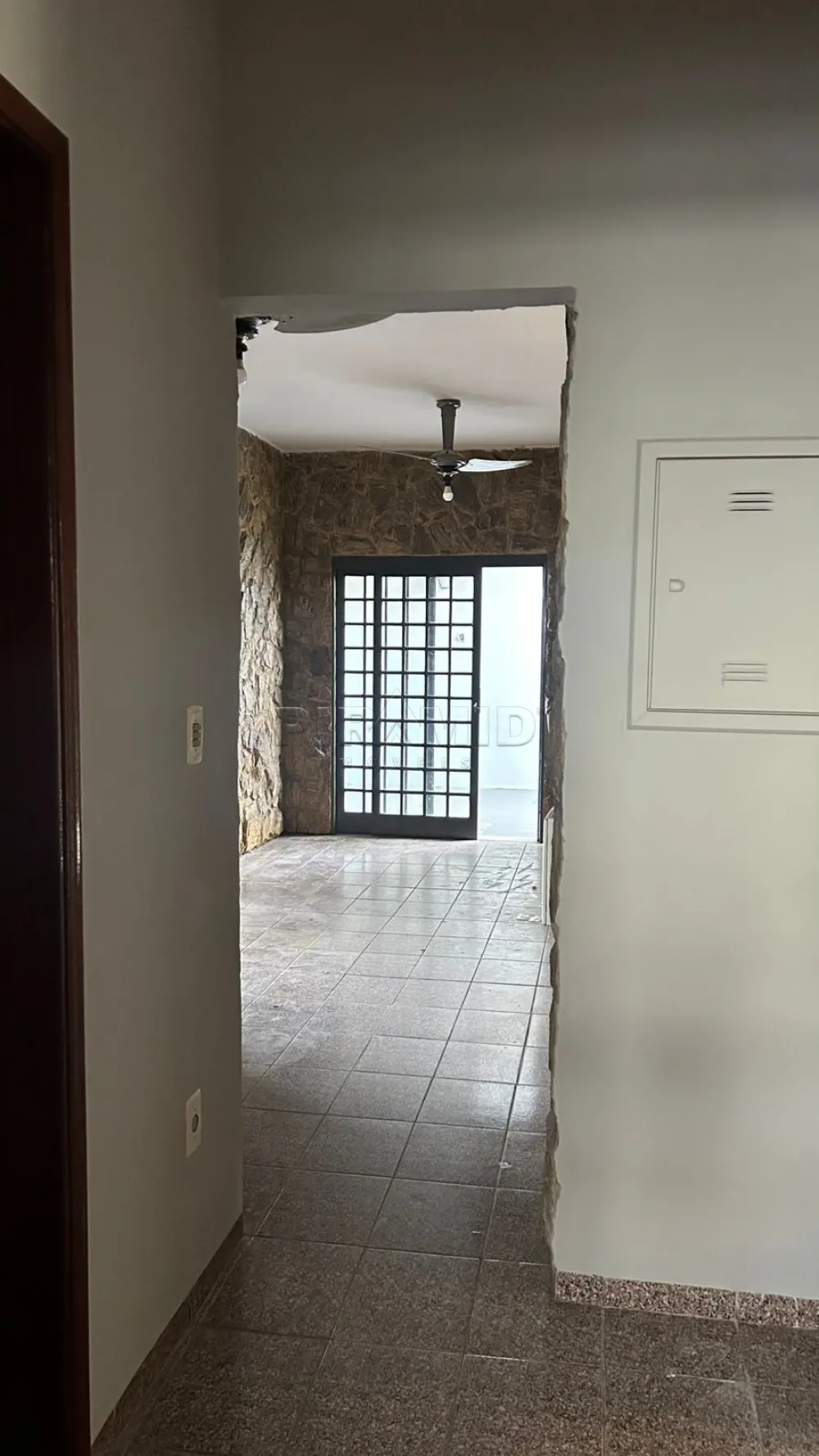 Comprar Casa / Padr&atilde;o em Ribeir&atilde;o Preto R$ 300.000,00 - Foto 4