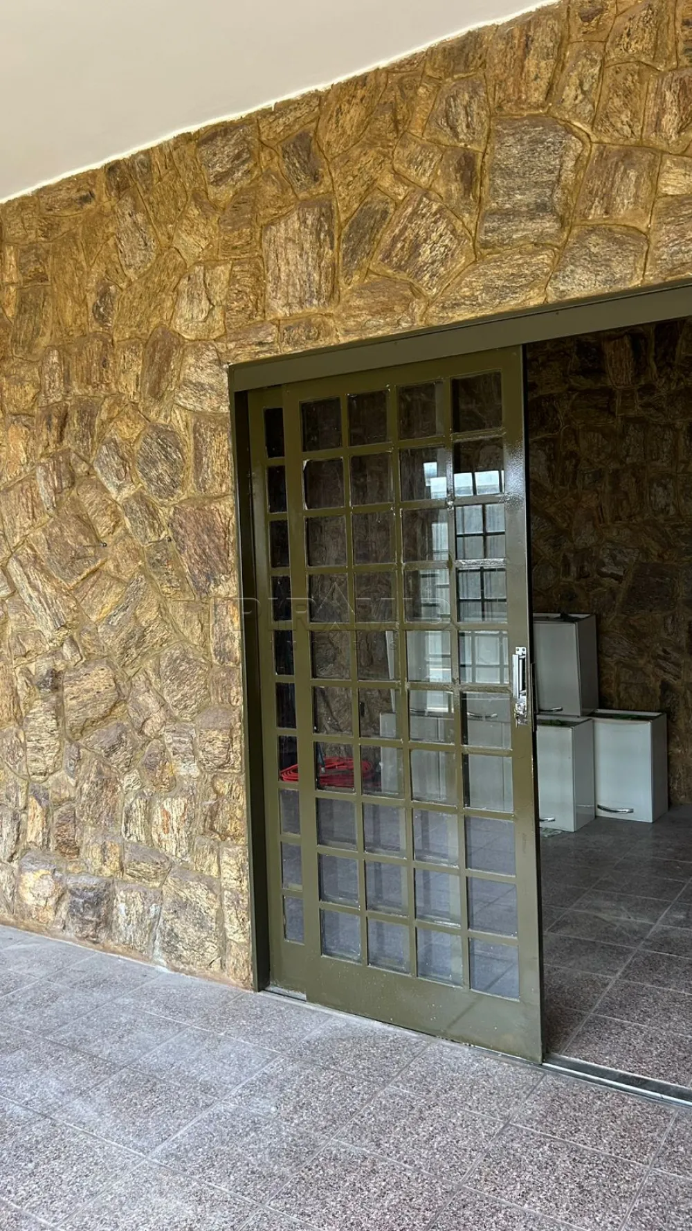 Comprar Casa / Padr&atilde;o em Ribeir&atilde;o Preto R$ 300.000,00 - Foto 2