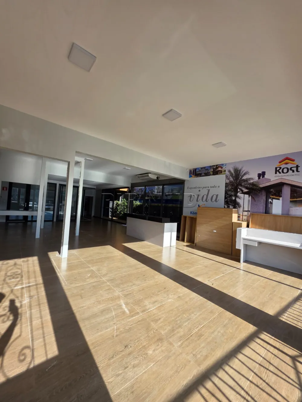 Alugar Comercial / Sal&atilde;o em Ribeir&atilde;o Preto R$ 13.500,00 - Foto 1