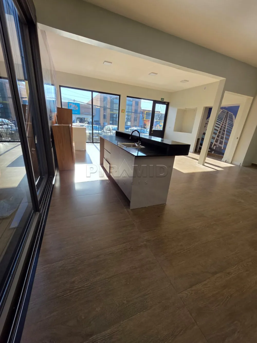 Alugar Comercial / Sal&atilde;o em Ribeir&atilde;o Preto R$ 13.500,00 - Foto 2