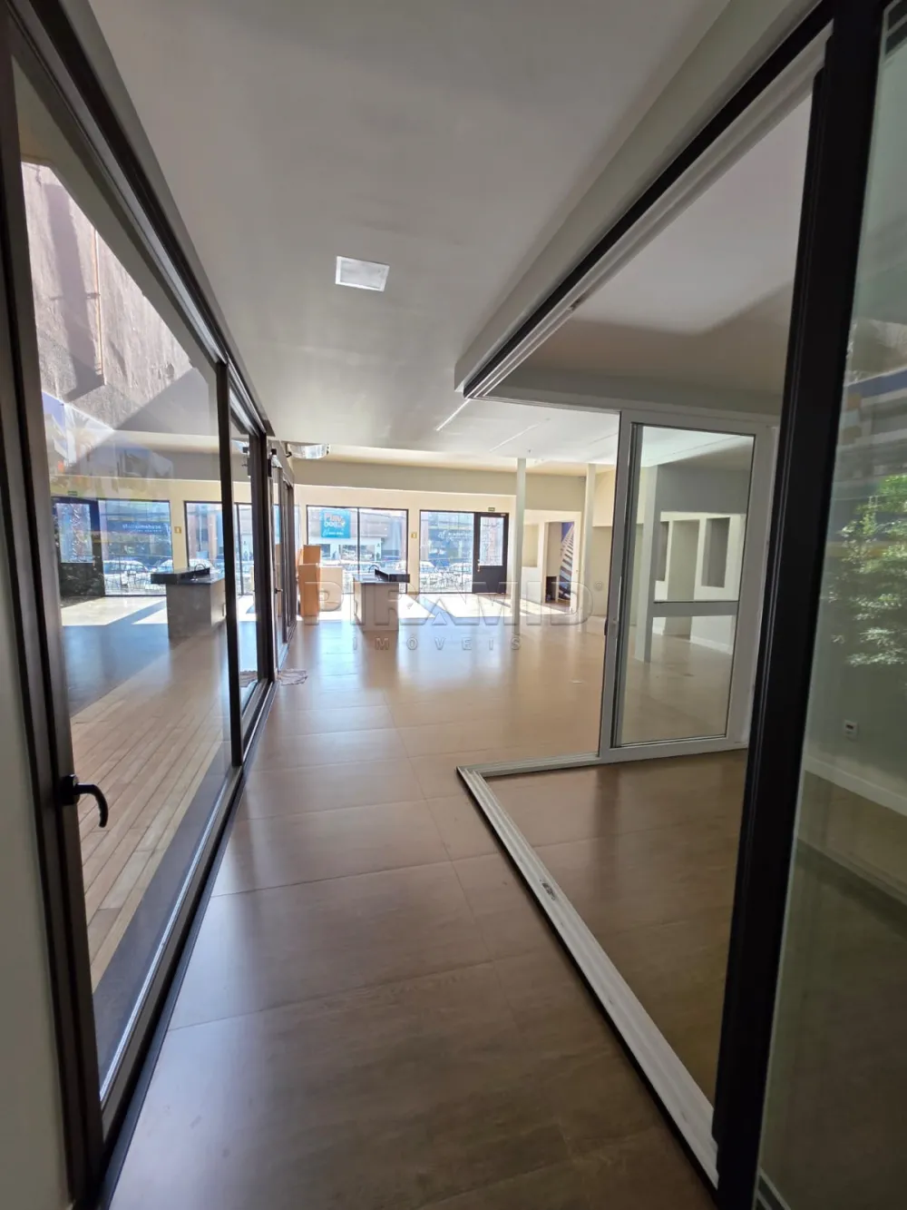 Alugar Comercial / Sal&atilde;o em Ribeir&atilde;o Preto R$ 13.500,00 - Foto 3