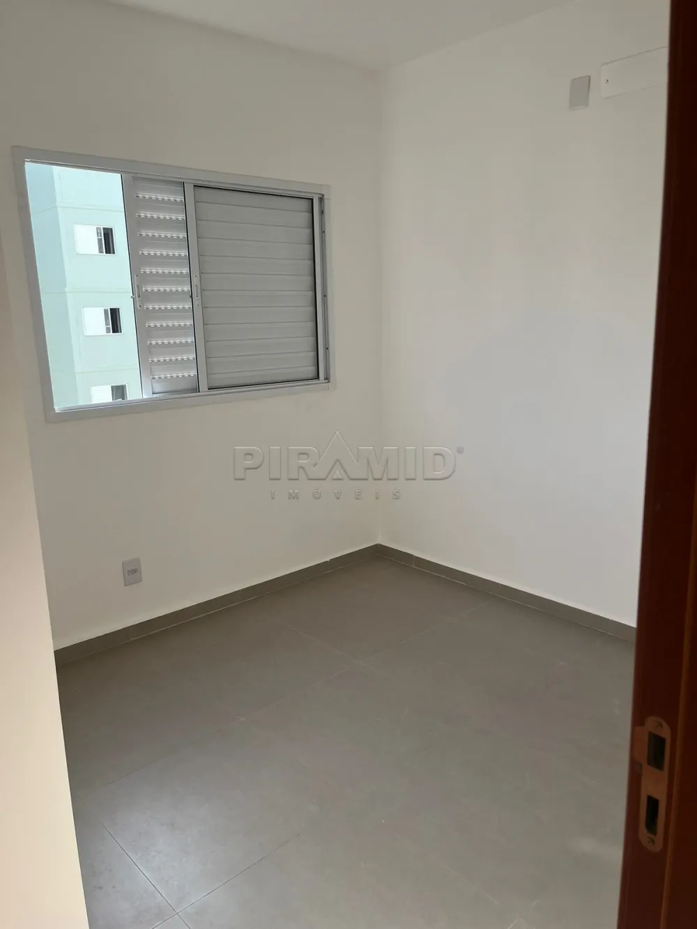 Alugar Apartamento / Padr&atilde;o em Ribeir&atilde;o Preto R$ 1.200,00 - Foto 16