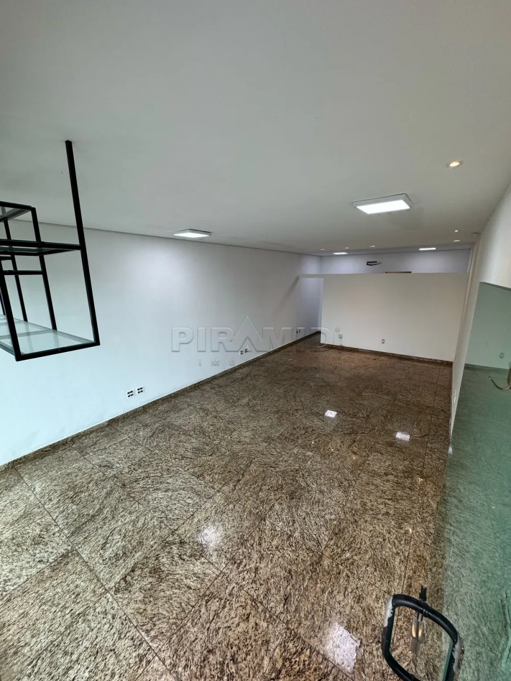 Alugar Comercial / Sal&atilde;o em Ribeir&atilde;o Preto R$ 3.000,00 - Foto 1