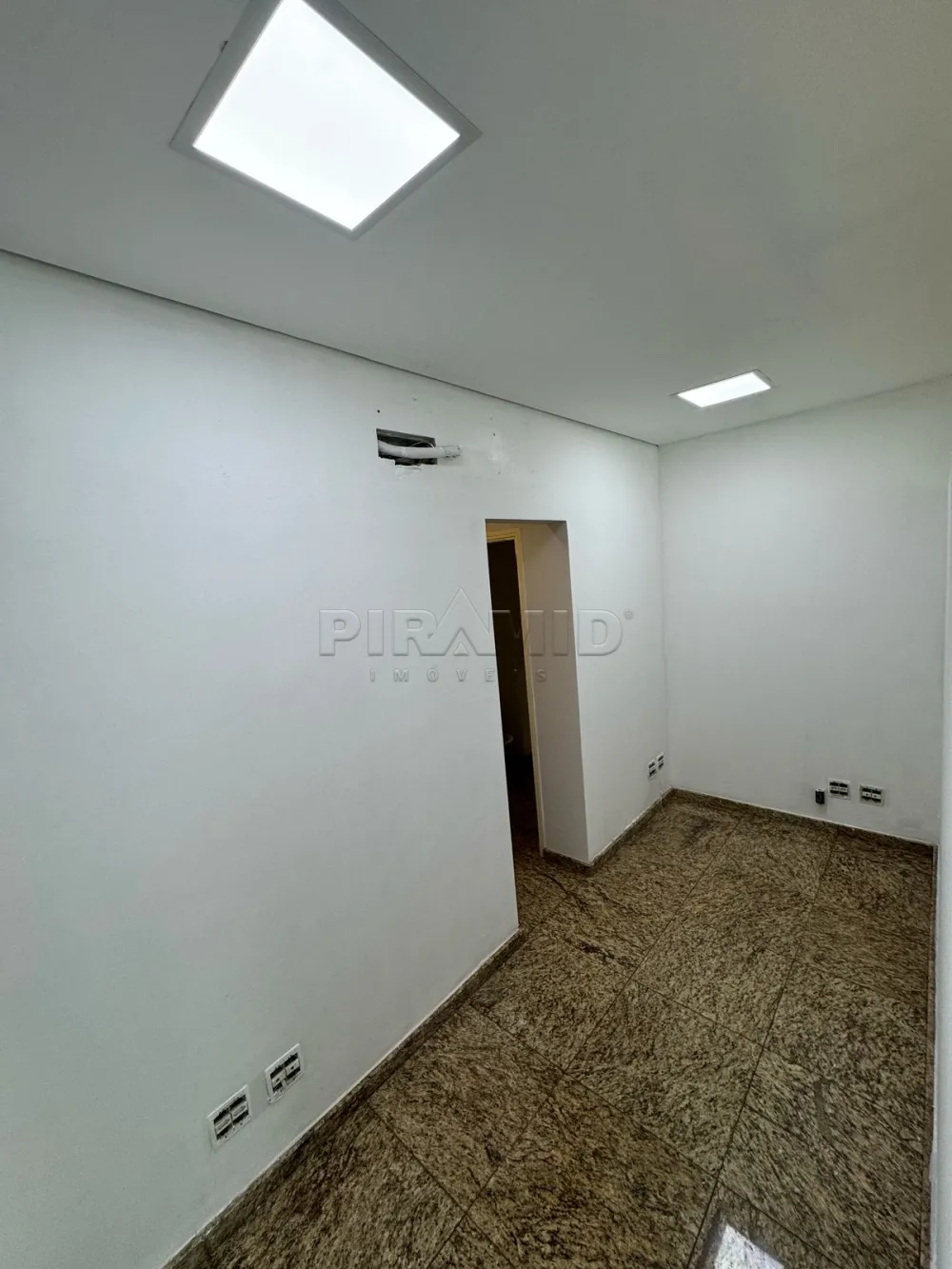 Alugar Comercial / Sal&atilde;o em Ribeir&atilde;o Preto R$ 3.000,00 - Foto 2