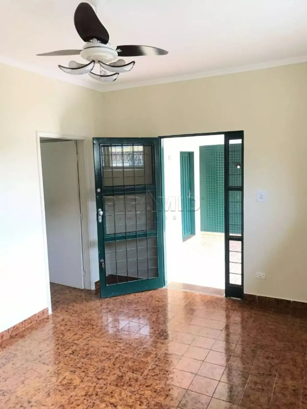 Comprar Casa / Padr&atilde;o em Ribeir&atilde;o Preto R$ 300.000,00 - Foto 4