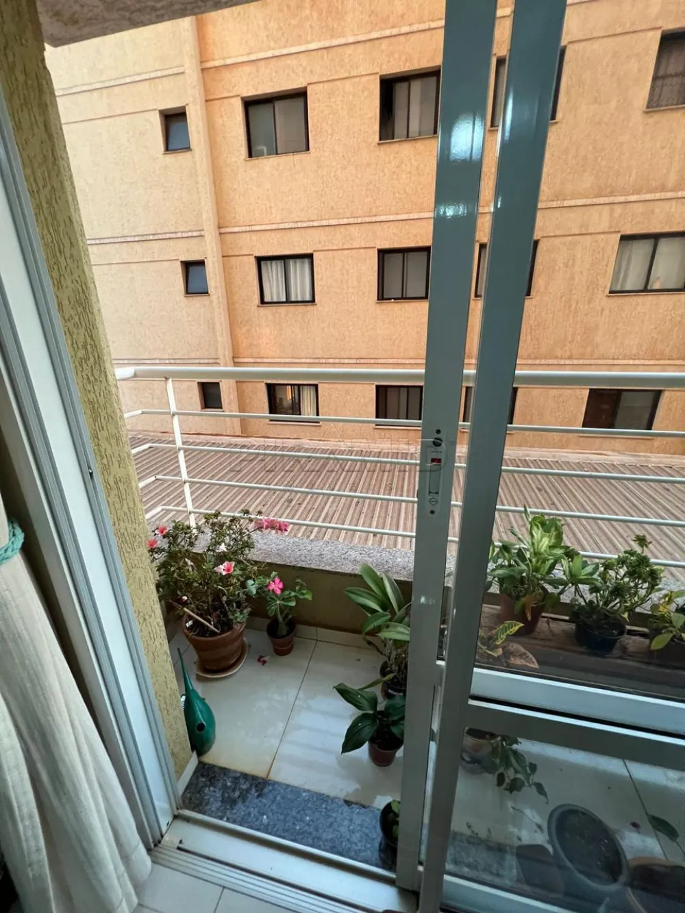 Comprar Apartamento / Padr&atilde;o em Ribeir&atilde;o Preto R$ 350.000,00 - Foto 3