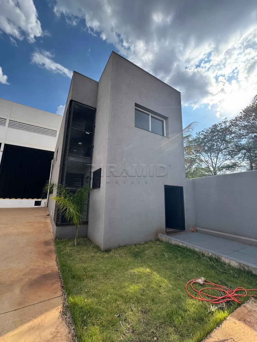 Alugar Comercial / Galp&atilde;o  Barrac&atilde;o em Ribeir&atilde;o Preto R$ 30.000,00 - Foto 2