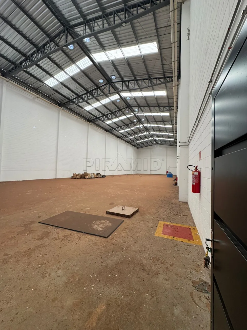 Alugar Comercial / Galp&atilde;o  Barrac&atilde;o em Ribeir&atilde;o Preto R$ 30.000,00 - Foto 3