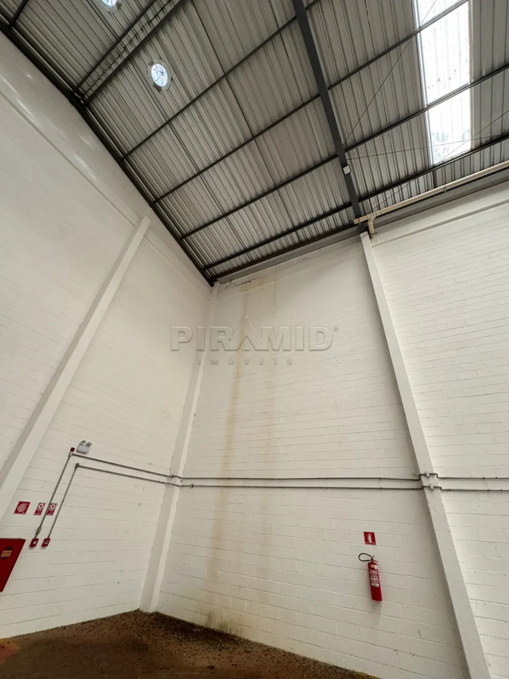 Alugar Comercial / Galp&atilde;o  Barrac&atilde;o em Ribeir&atilde;o Preto R$ 30.000,00 - Foto 8