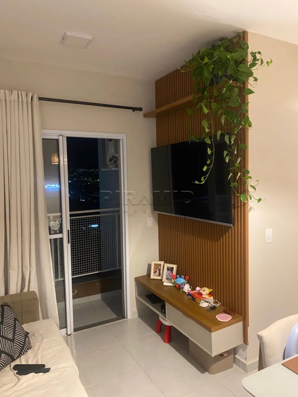 Alugar Apartamento / Padr&atilde;o em Ribeir&atilde;o Preto R$ 1.950,00 - Foto 2