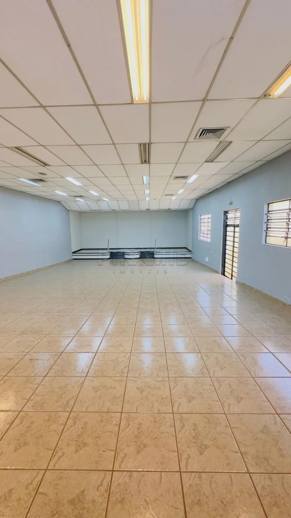 Alugar Comercial / Sal&atilde;o em Ribeir&atilde;o Preto R$ 3.800,00 - Foto 1