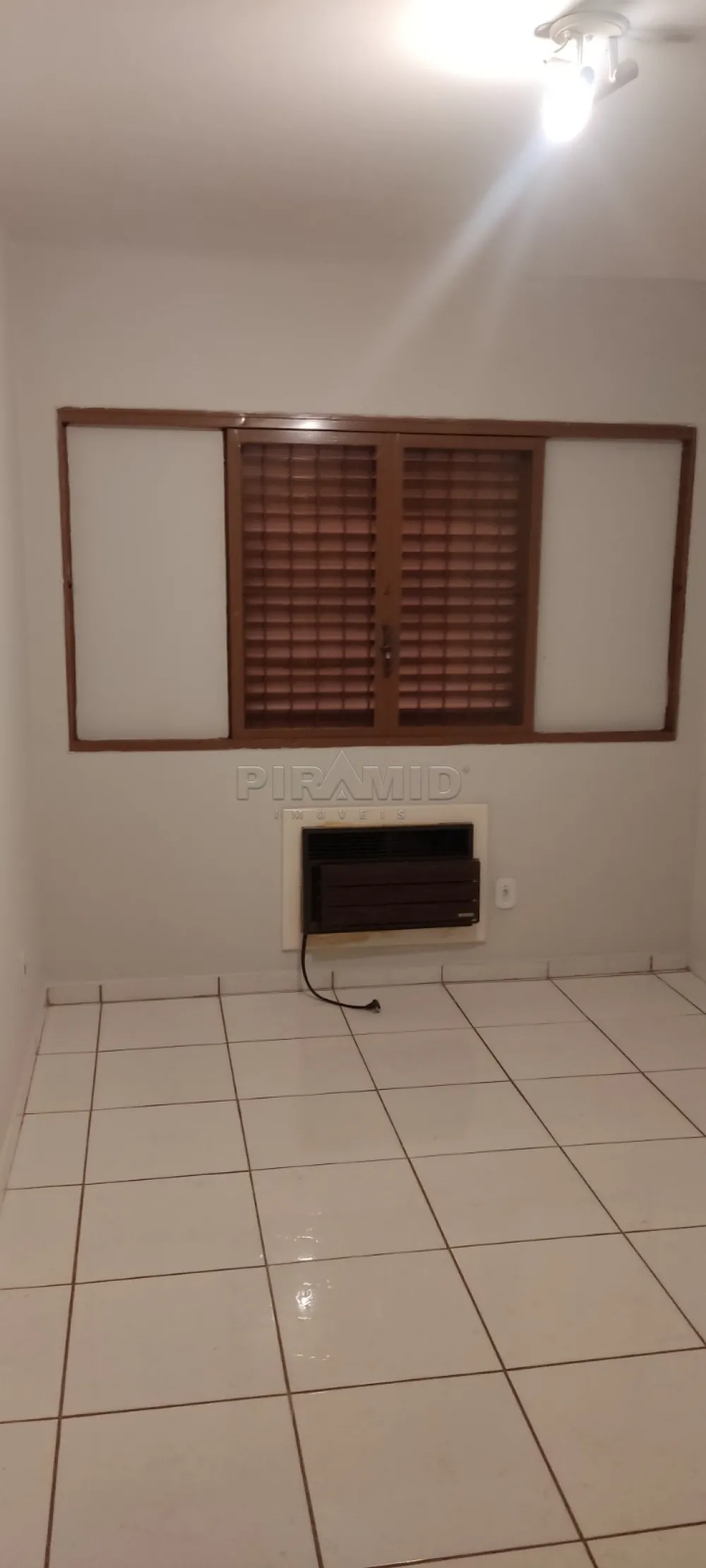 Alugar Apartamento / Padr&atilde;o em Ribeir&atilde;o Preto R$ 1.500,00 - Foto 4