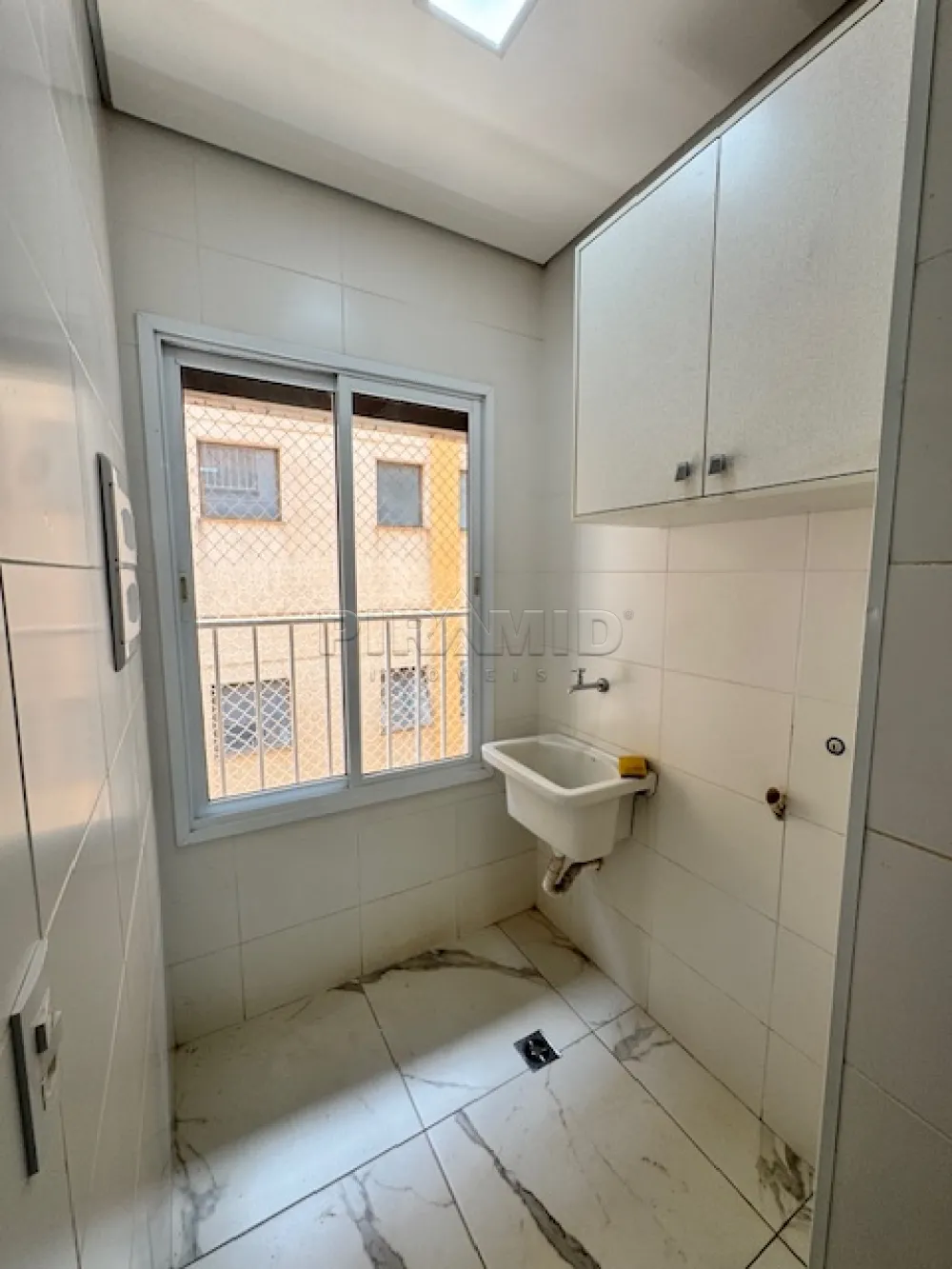 Alugar Apartamento / Padr&atilde;o em Ribeir&atilde;o Preto R$ 1.700,00 - Foto 16