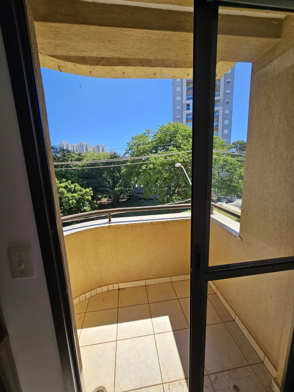 Alugar Apartamento / Padr&atilde;o em Ribeir&atilde;o Preto R$ 1.600,00 - Foto 6