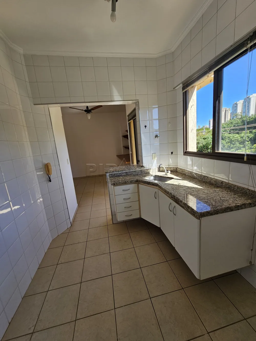 Alugar Apartamento / Padr&atilde;o em Ribeir&atilde;o Preto R$ 1.600,00 - Foto 3