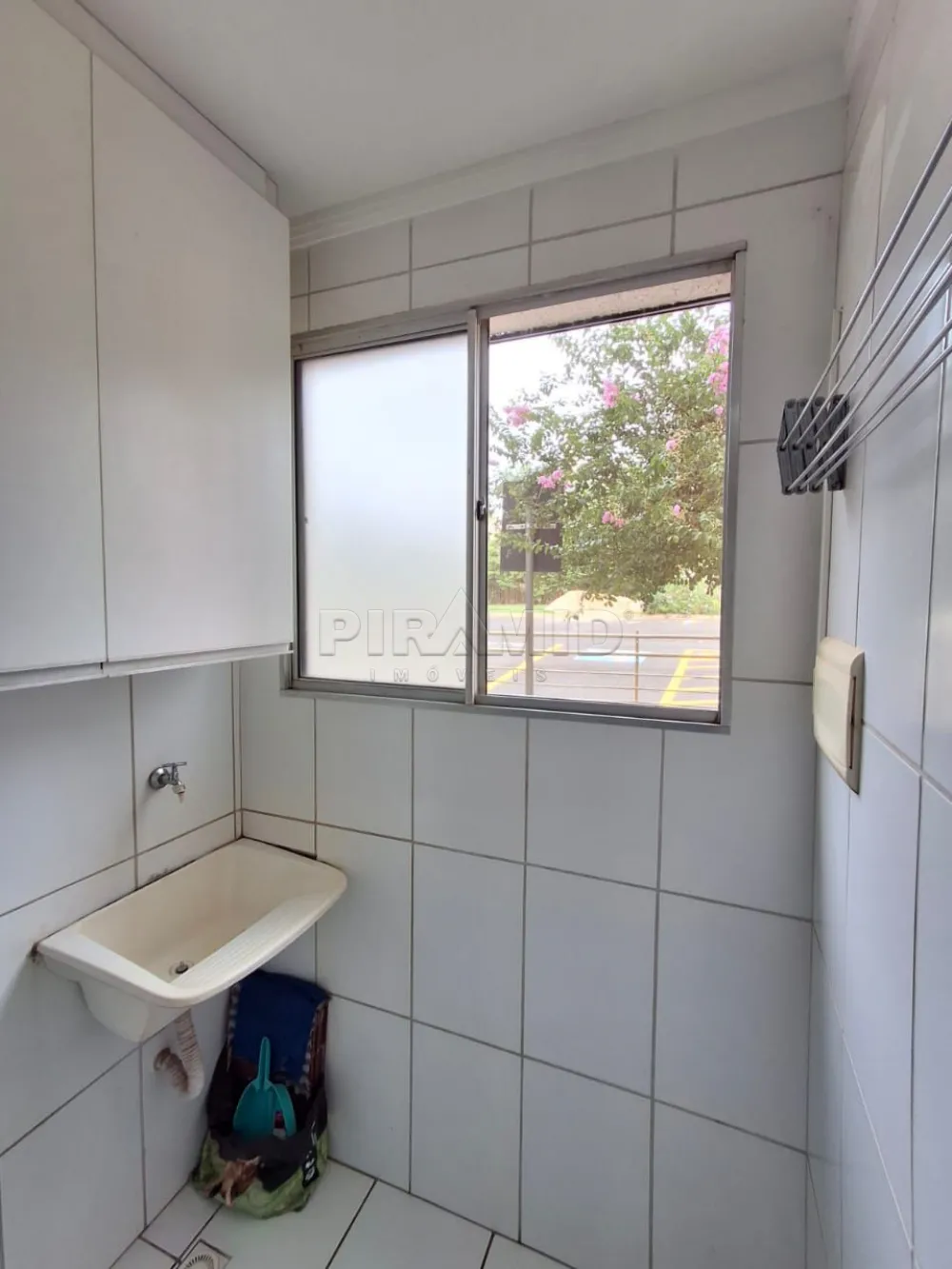 Alugar Apartamento / Padr&atilde;o em Ribeir&atilde;o Preto R$ 1.100,00 - Foto 12