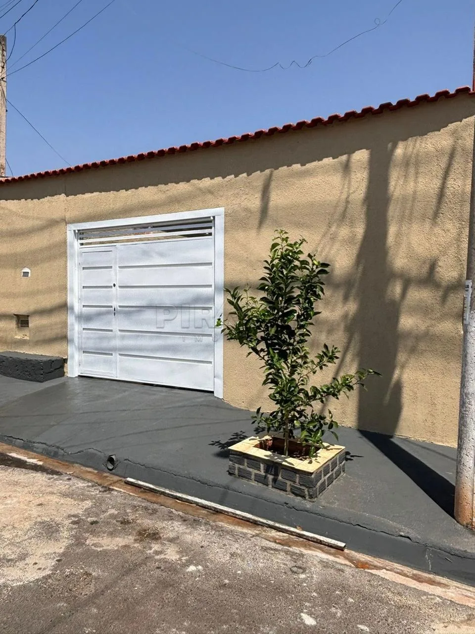 Comprar Casa / Padr&atilde;o em Ribeir&atilde;o Preto R$ 220.000,00 - Foto 1