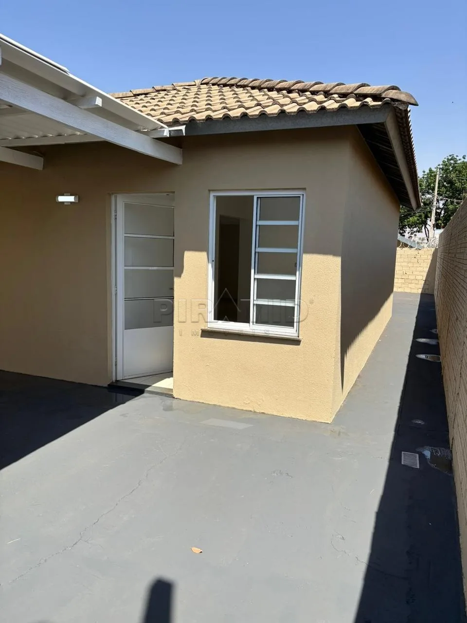 Comprar Casa / Padr&atilde;o em Ribeir&atilde;o Preto R$ 220.000,00 - Foto 4