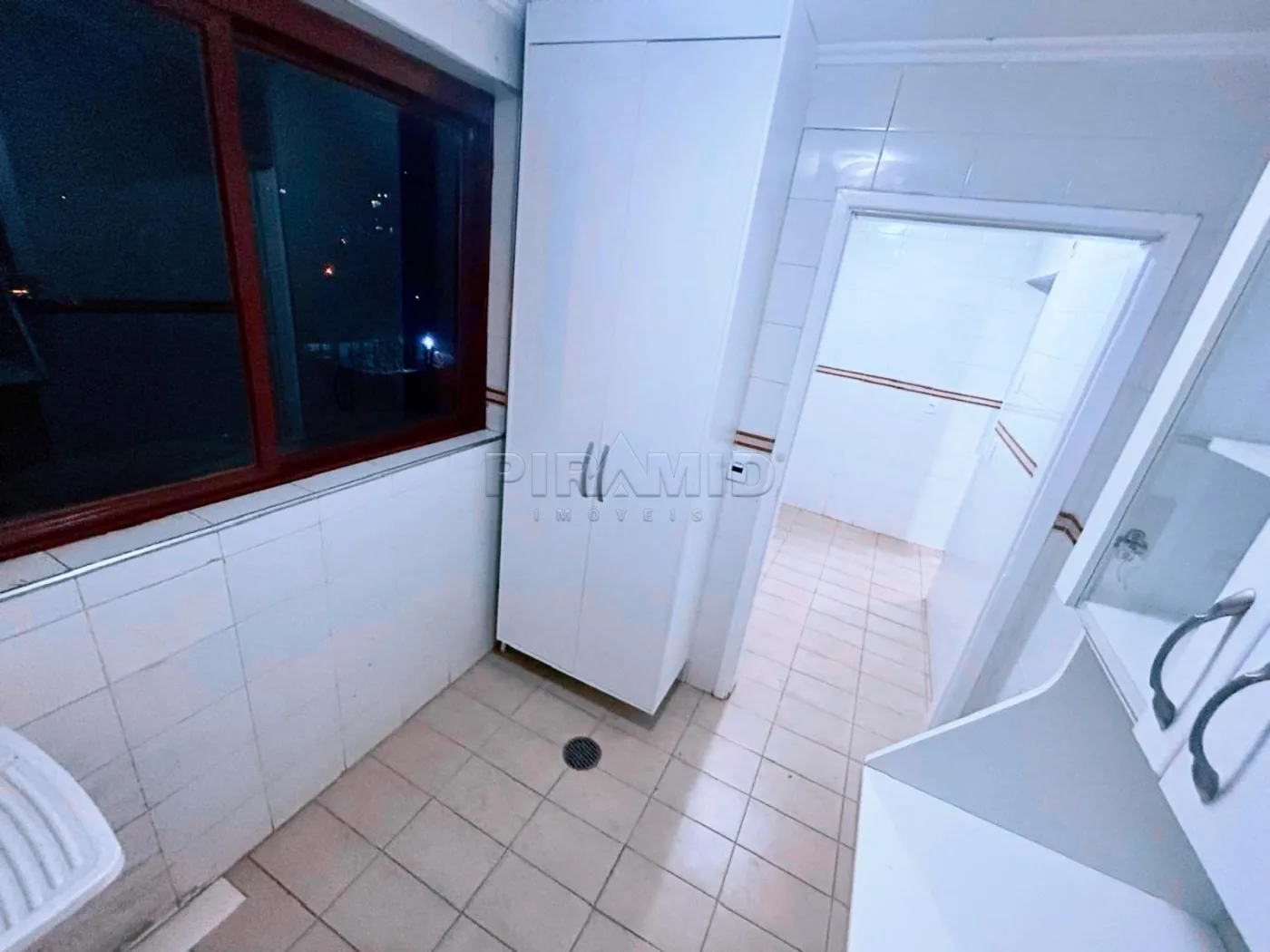 Alugar Apartamento / Padr&atilde;o em Ribeir&atilde;o Preto R$ 2.100,00 - Foto 4