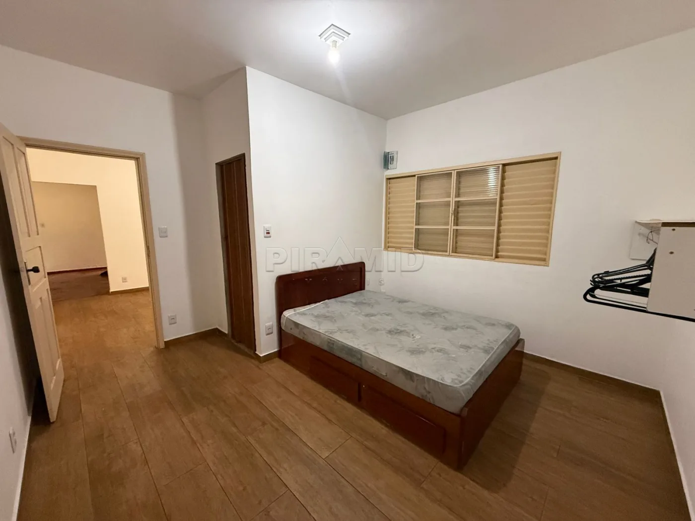 Alugar Casa / Padr&atilde;o em Ribeir&atilde;o Preto R$ 1.450,00 - Foto 7