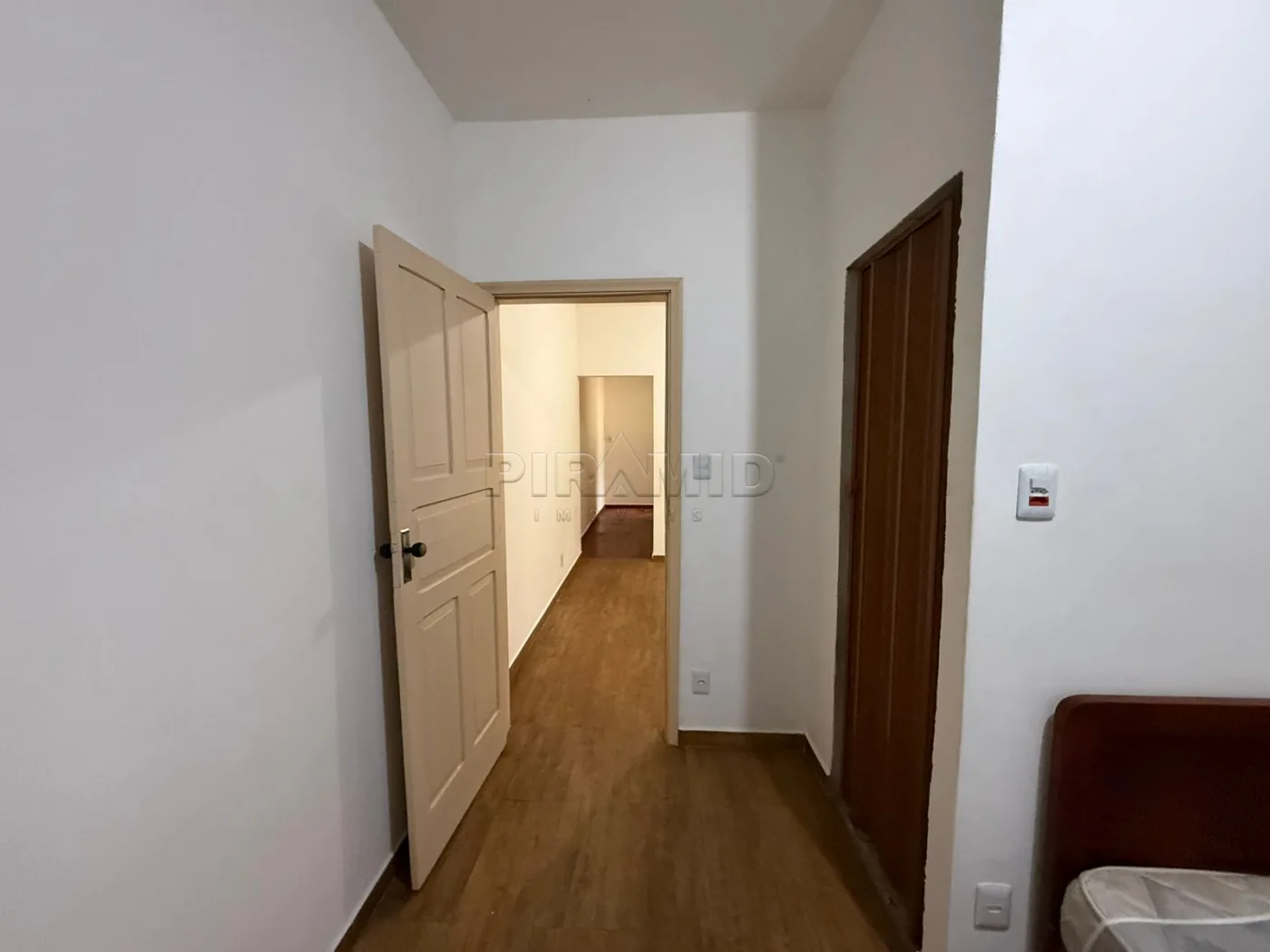 Alugar Casa / Padr&atilde;o em Ribeir&atilde;o Preto R$ 1.450,00 - Foto 6