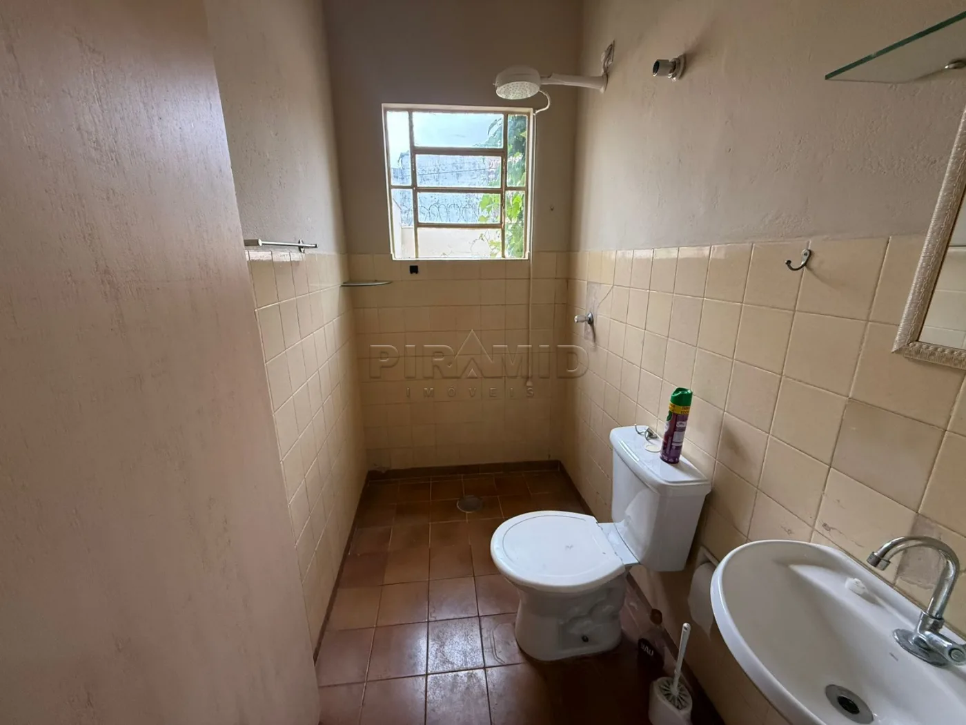 Alugar Casa / Padr&atilde;o em Ribeir&atilde;o Preto R$ 1.450,00 - Foto 4