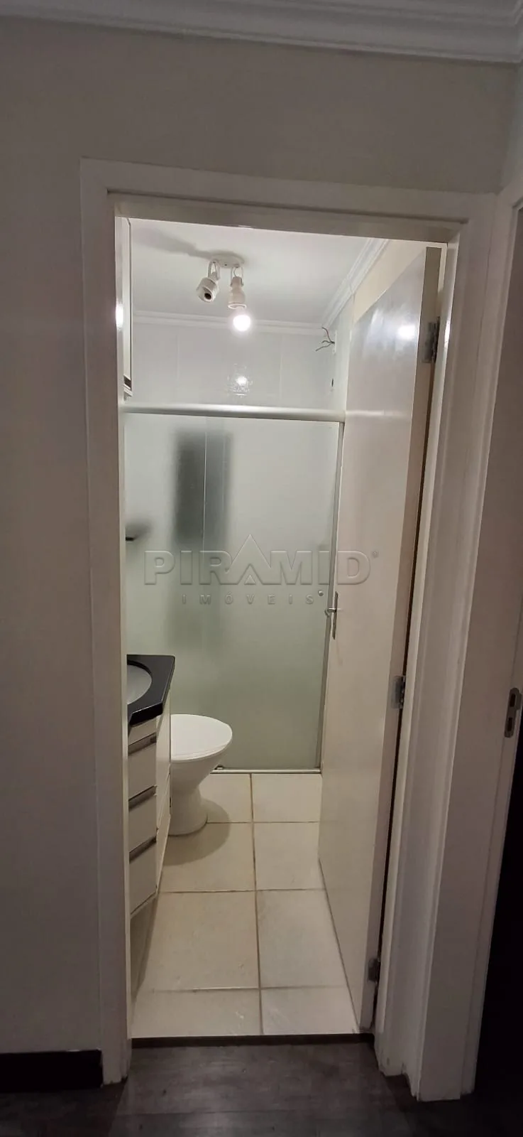 Alugar Apartamento / Padr&atilde;o em Ribeir&atilde;o Preto R$ 1.200,00 - Foto 8