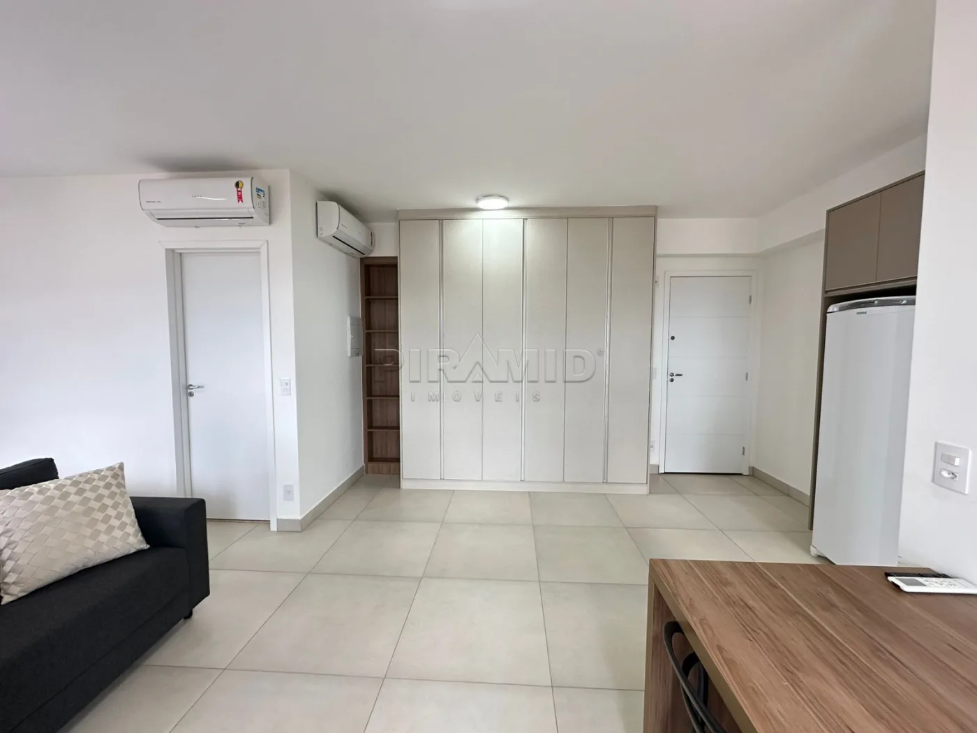 Alugar Apartamento / Padr&atilde;o em Ribeir&atilde;o Preto R$ 3.450,00 - Foto 3