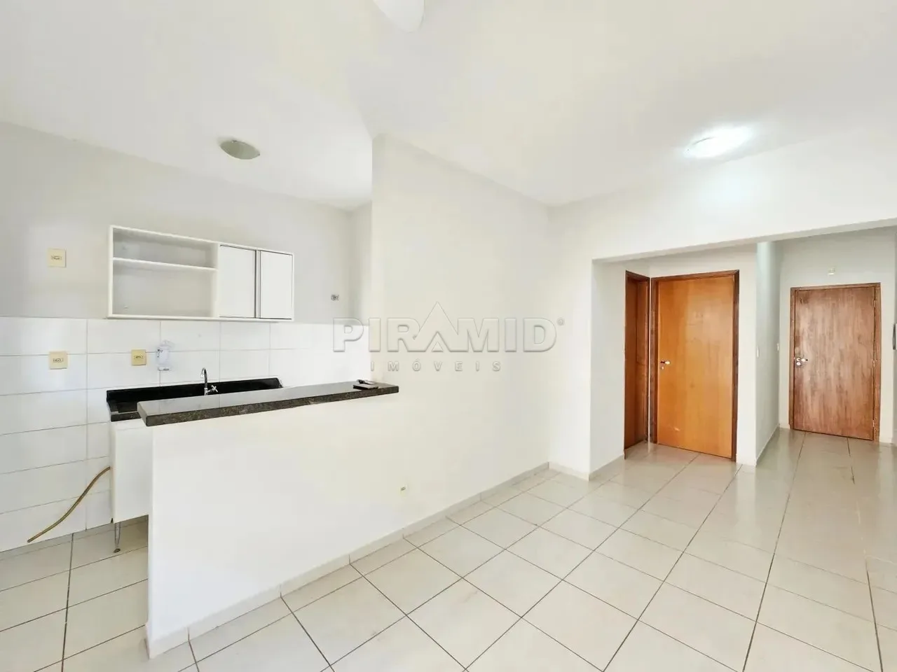 Alugar Apartamento / Padr&atilde;o em Ribeir&atilde;o Preto R$ 1.650,00 - Foto 3